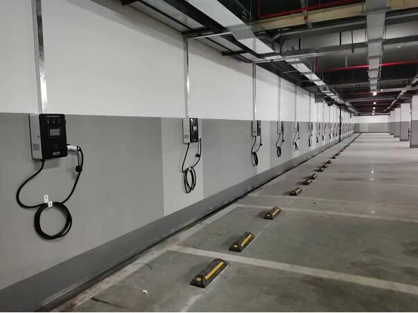 小區停車場充電站